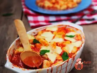 Ньоккі з соусом по-сорентійськи