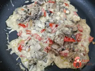 Крок 11: Печериці зі сметаною та сиром