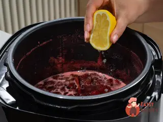 Крок 9: Полуничне варення в мультиварці