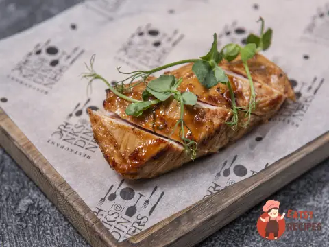 Мариноване філе індички, запечене на вугіллі