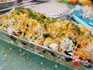 Крок 2: Листковий салат з куркою та печерицями