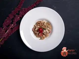 Аришта з соусом із білих грибів