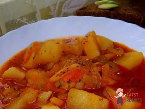 Суп-гуляш із куркою