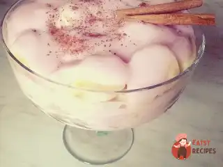 Фруктовий салат з йогуртом