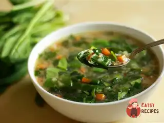 Зелений суп з імбиром