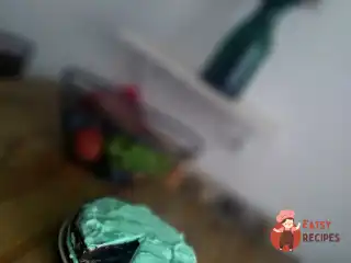 Шоколадний торт із м'ятним кремом