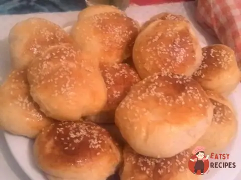 Булочки з ковбасним сиром