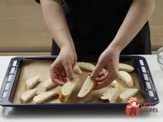 Крок 3: Запечений камамбер із сухариками