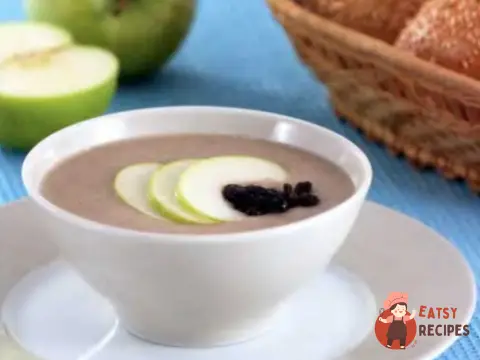 Хлібний суп із яблуками