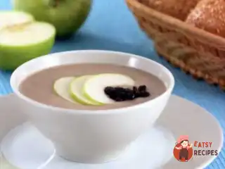 Хлібний суп із яблуками