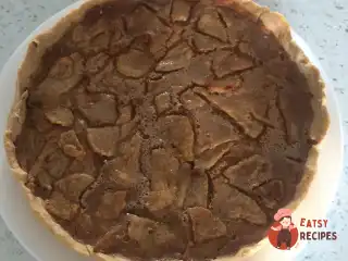 Грушевий пиріг з медово-лимонною пряною заливкою