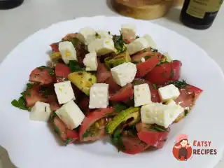 Теплий салат із кабачками