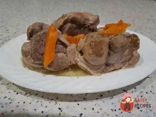 Тушкована свинина