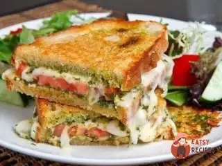 Смажений на грилі бутерброд з капрезе