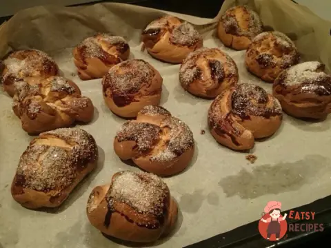 Дріжджові булочки