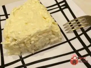 Салат з кальмарами та ананасом