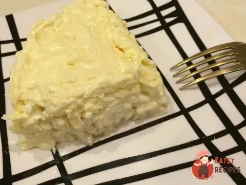 Салат з кальмарами та ананасом