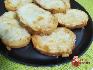 Часникові грінки з сиром