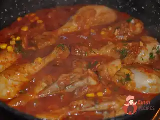 Курка з томатним соусом