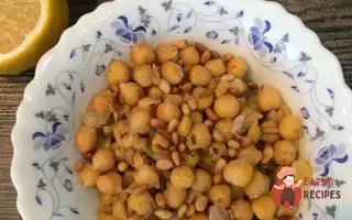 Нут З Цибулею-Пореєм Та Кедровими Горішками