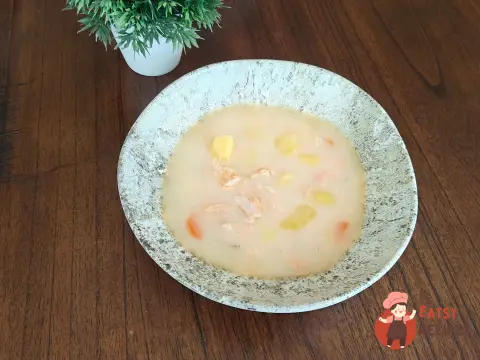 Уха з червоної риби