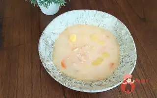 Уха з червоної риби