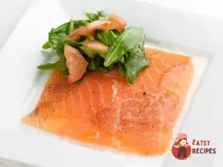 Маринований у лимонному соку та білому вині лосось