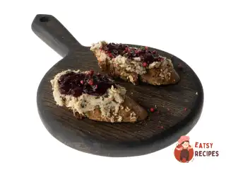 Брускетти з курячим рієтом