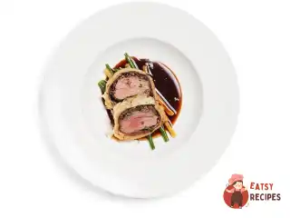 Яловичина «Веллінгтон» із зеленою квасолею