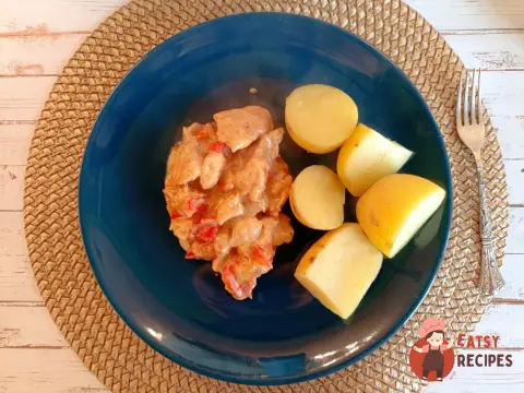 Куряча грудка з болгарським перцем