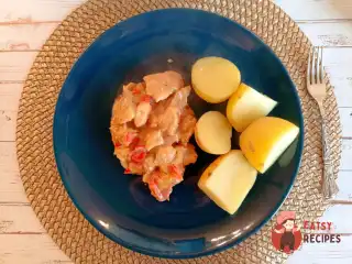 Куряча грудка з болгарським перцем