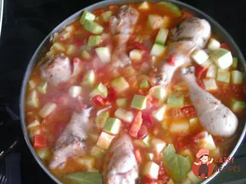 Курячі ніжки з кабачками