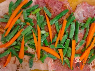 Крок 10: Свинячий рулет з овочами