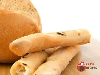 Хлібні палички з маслинами та розмарином