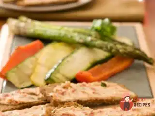 Пісний спред з тофу, печеним часником, цибулею та болгарським перцем