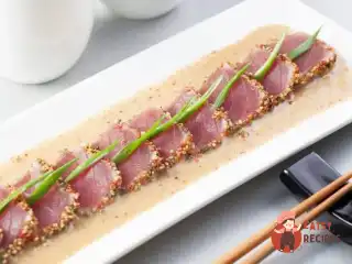 Тунець фурікаке в соусі мустард