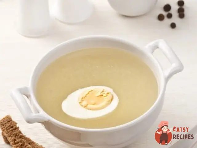 Наваристий курячий бульйон з селерою