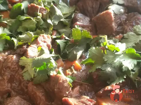 Яловича лопатка, тушкована в пиві гіннес