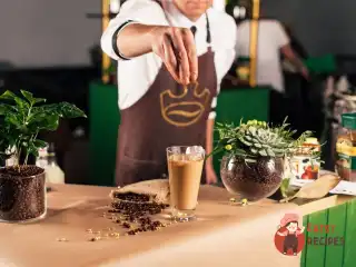 Кавовий коктейль на основі еспресо зі смаком мигдалю та пряника