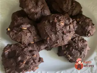 Черемхове печиво з горішками та лікером