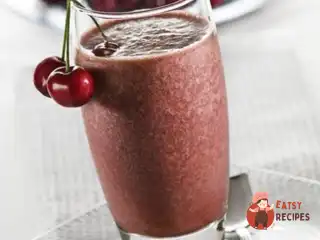 Вишневий молочний коктейль з какао