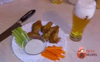 Курячі Крильця У Фритюрі Зі Свіжими Овочами Та Сирним Соусом