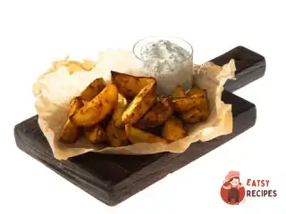 Картопля по-сільському з соусом