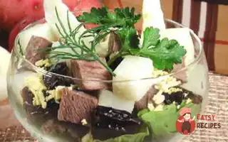 Святковий Салат З Індичкою, Ананасами Та Чорносливом