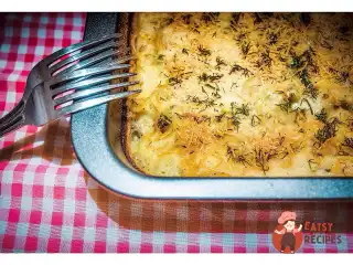 Гратен з цвітної капусти та броколі під соусом із сиру з пліснявою