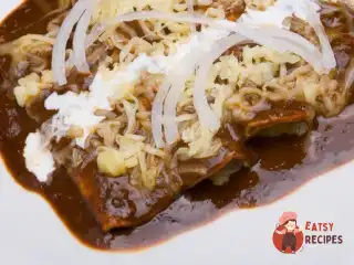 Мексиканський шоколадний соус для м'яса та птиці (Моле Поблано)