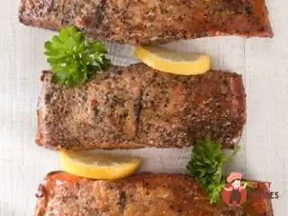 Маринований лосось у місо та сакі (Misoyaki salmon)