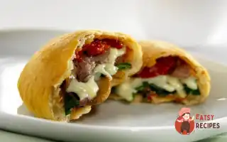 Кальцоне З Шинкою Та Сиром Під Соусом Маринару