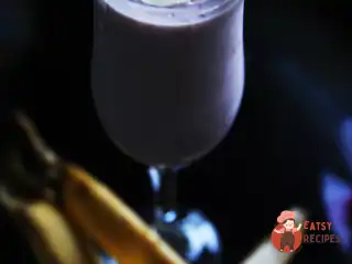 Малиново-банановий смузі
