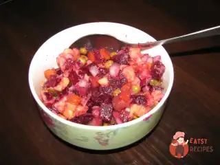 Класичний вінегрет із цибулею